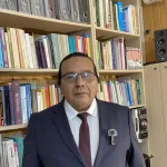 Fotos del Director y fundador del Centro